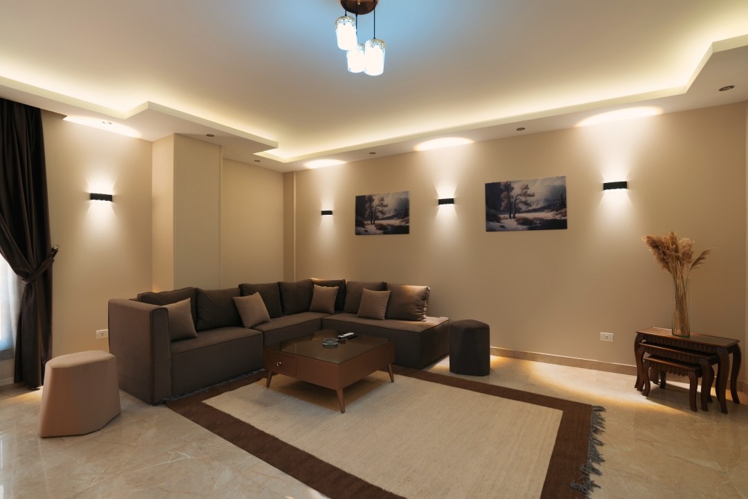 Spacious 2BR Apartment in Sheikh Zayed