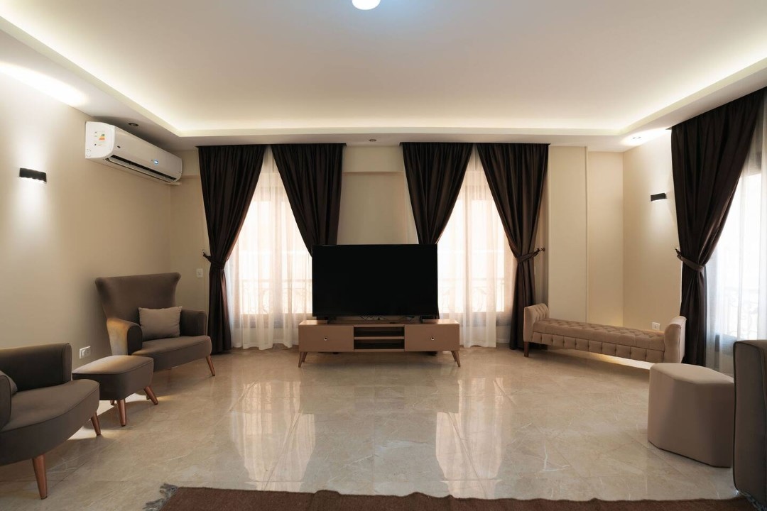 Spacious 2BR Apartment in Sheikh Zayed